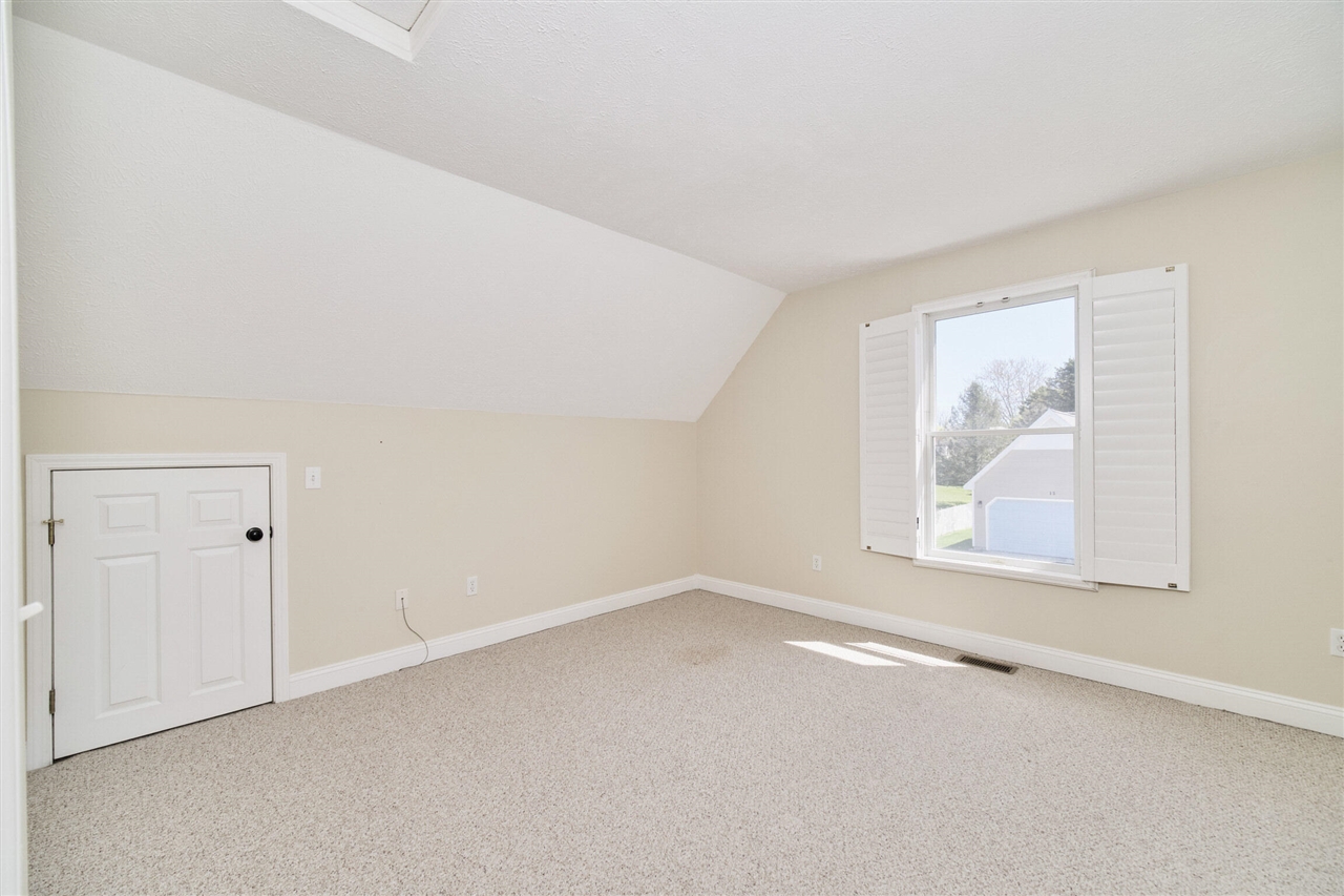 10 Cottage Lane Property Photo 35