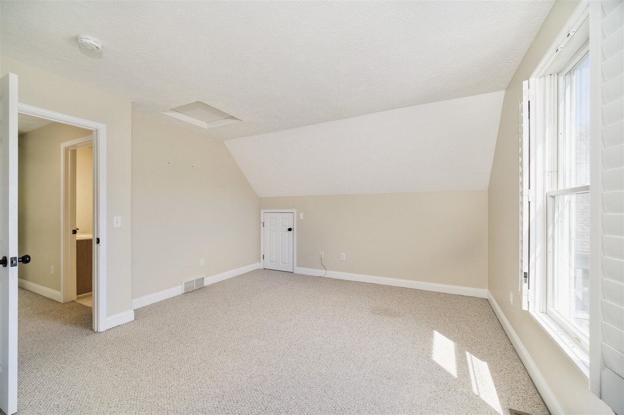 10 Cottage Lane Property Photo 36