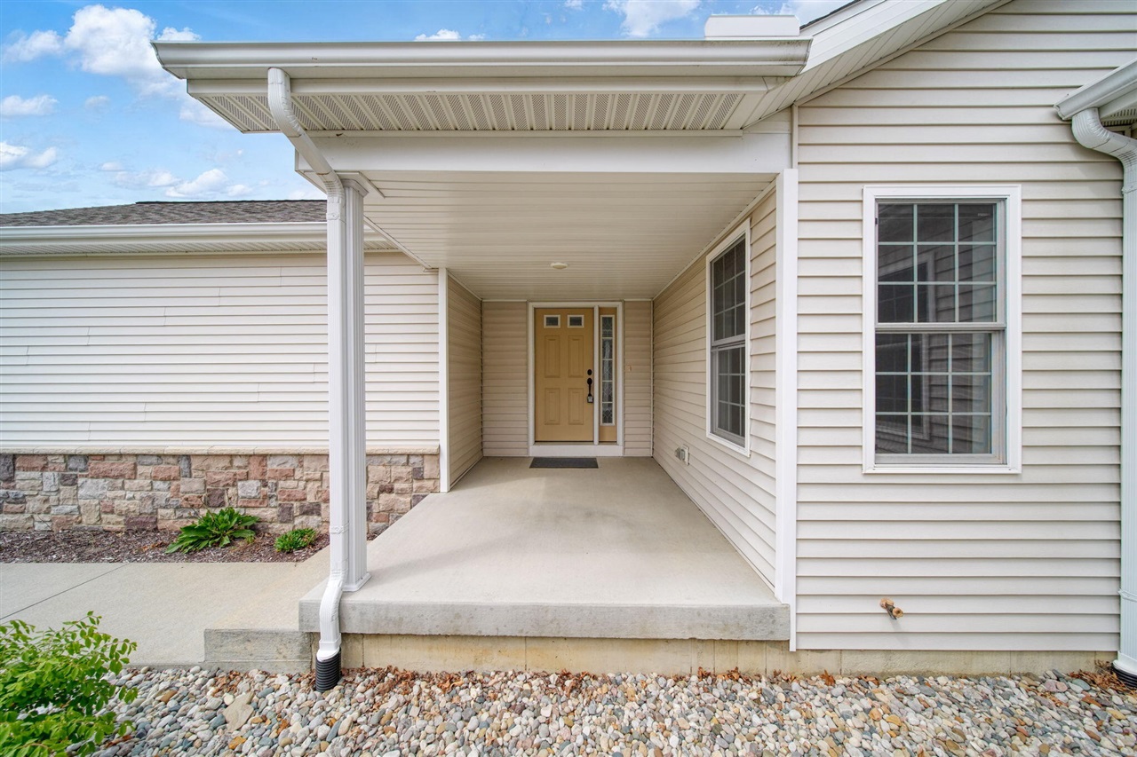 4015 Eastbridge Circle Property Photo 8