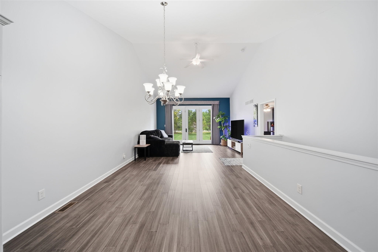 4015 Eastbridge Circle Property Photo 18
