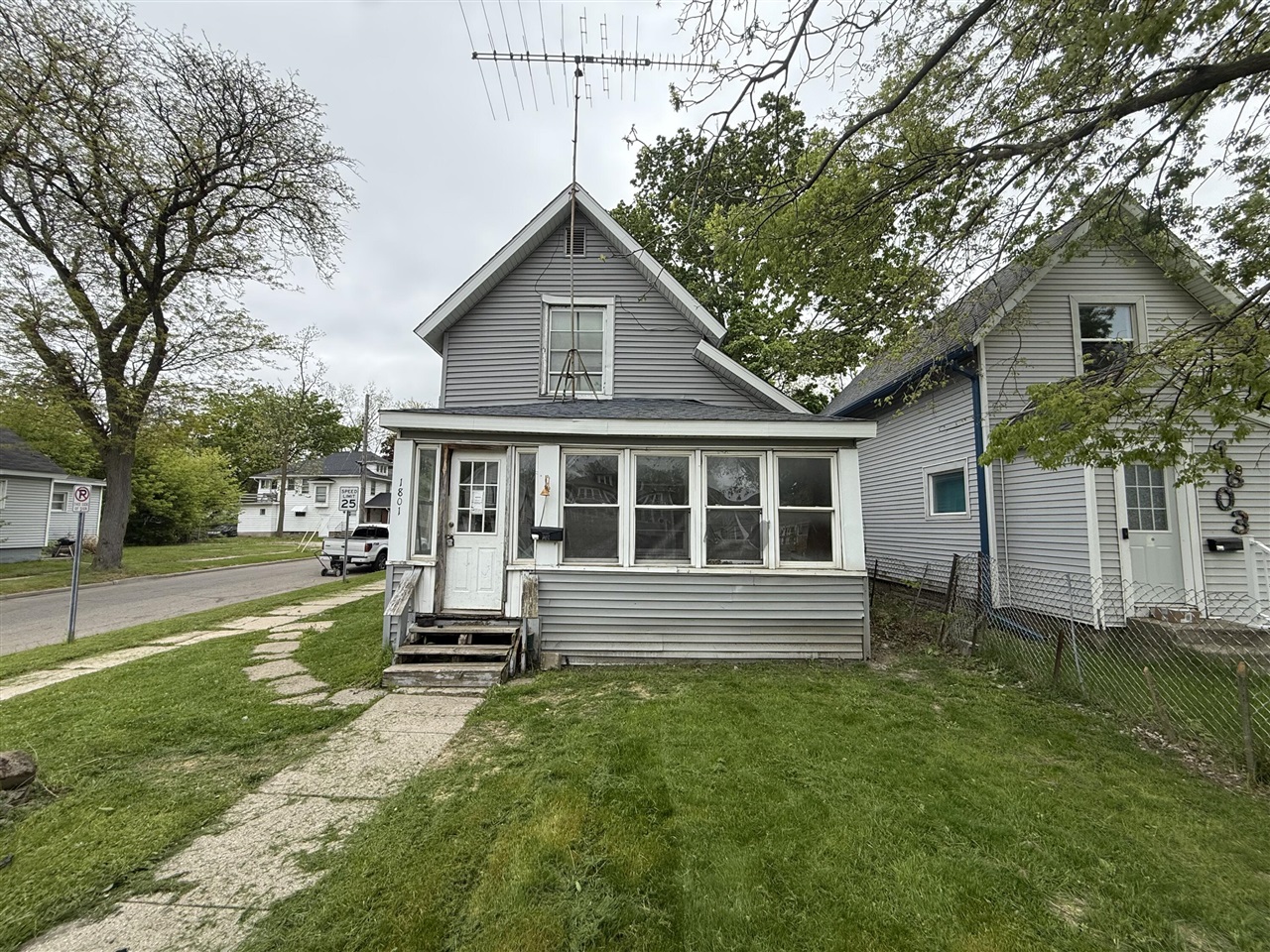 1801 S Washington Avenue Property Photo 1