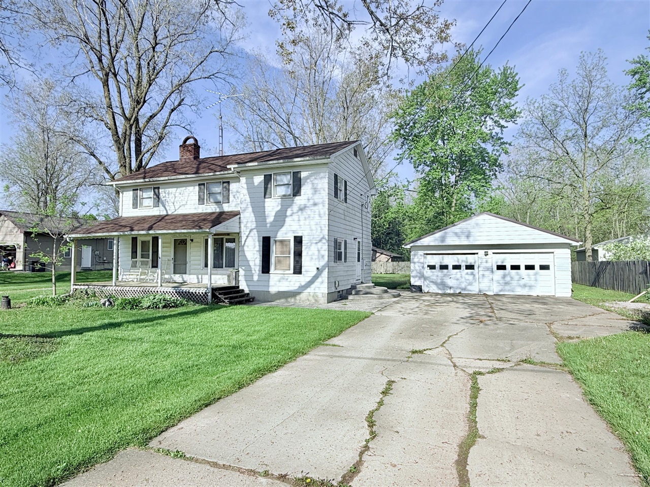 5183 N Oak Road Property Photo 2