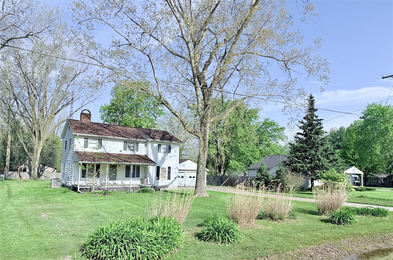 5183 N Oak Road Property Photo 3