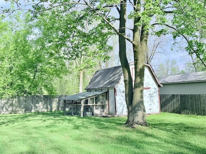 5183 N Oak Road Property Photo 4