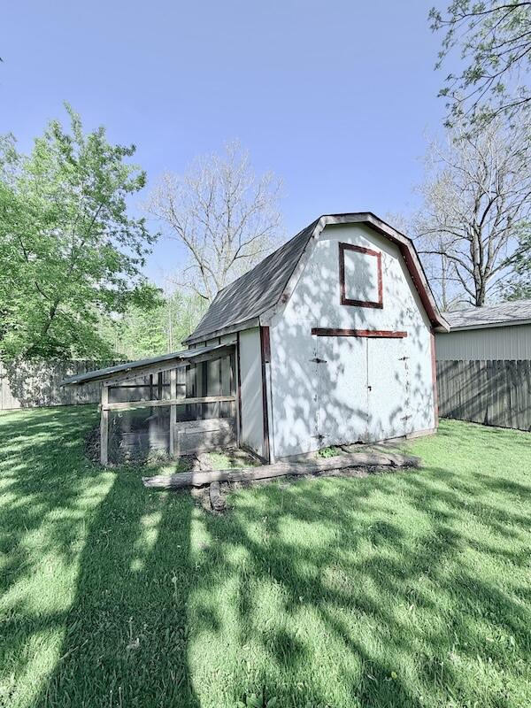 5183 N Oak Road Property Photo 5