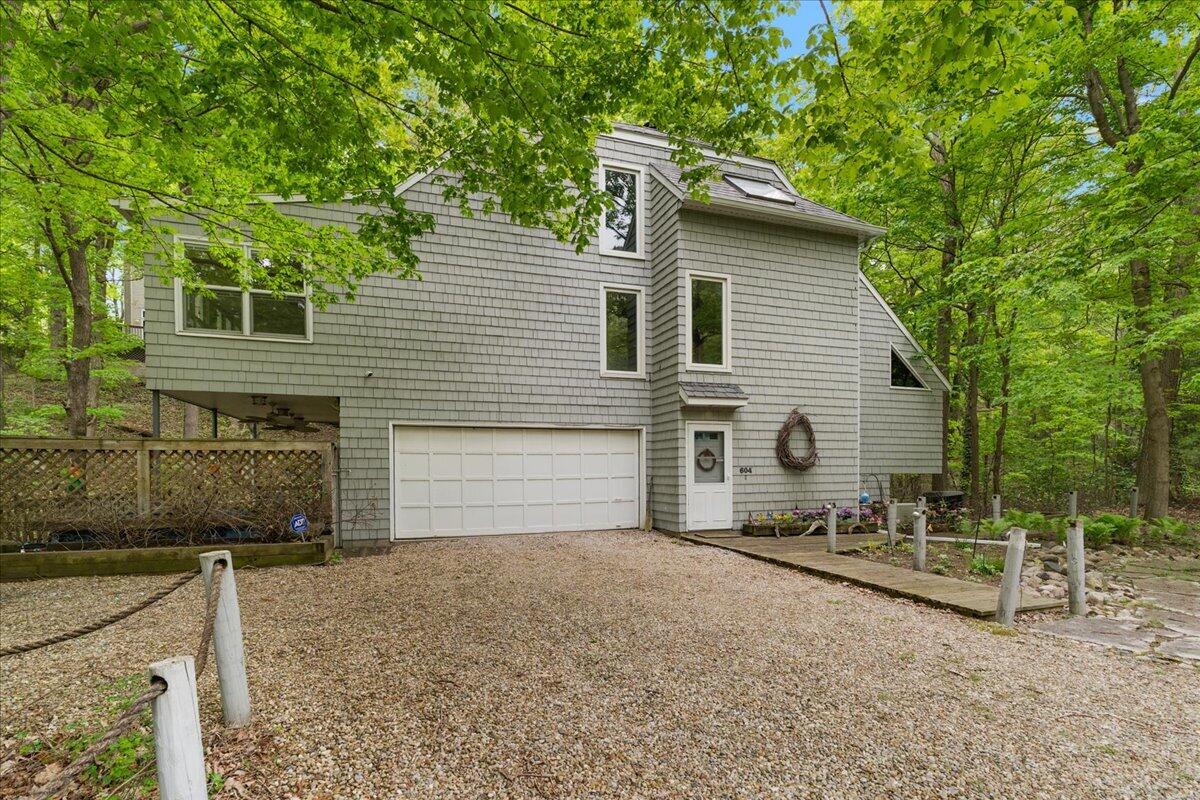 604 Pine Lane Property Photo 1
