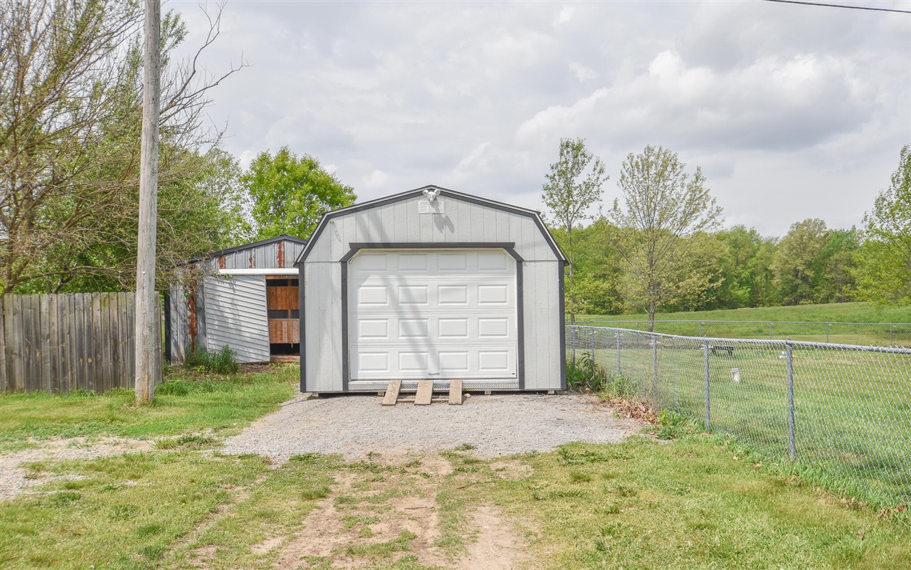 444 Block Road Property Photo 3