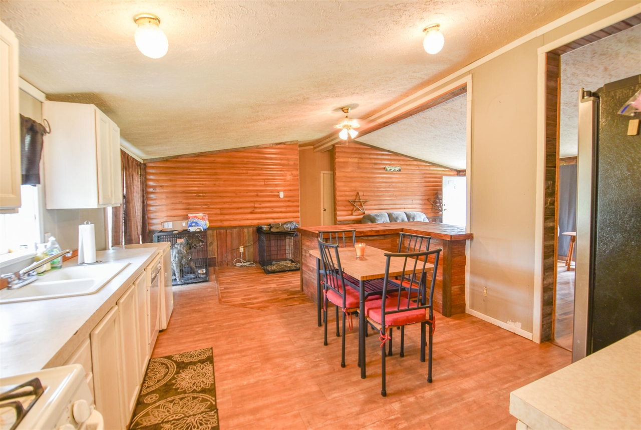 444 Block Road Property Photo 9