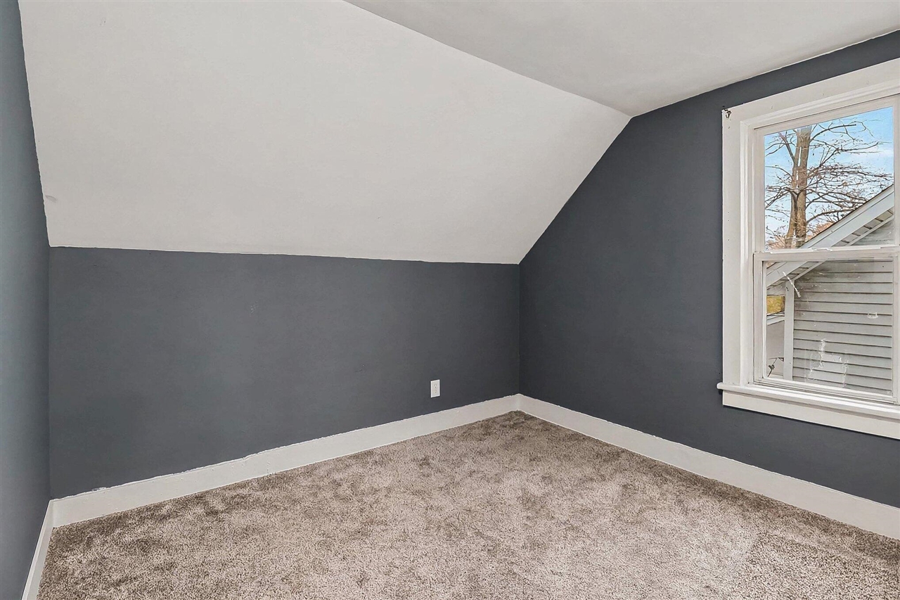 280 6th Avenue Property Photo 16