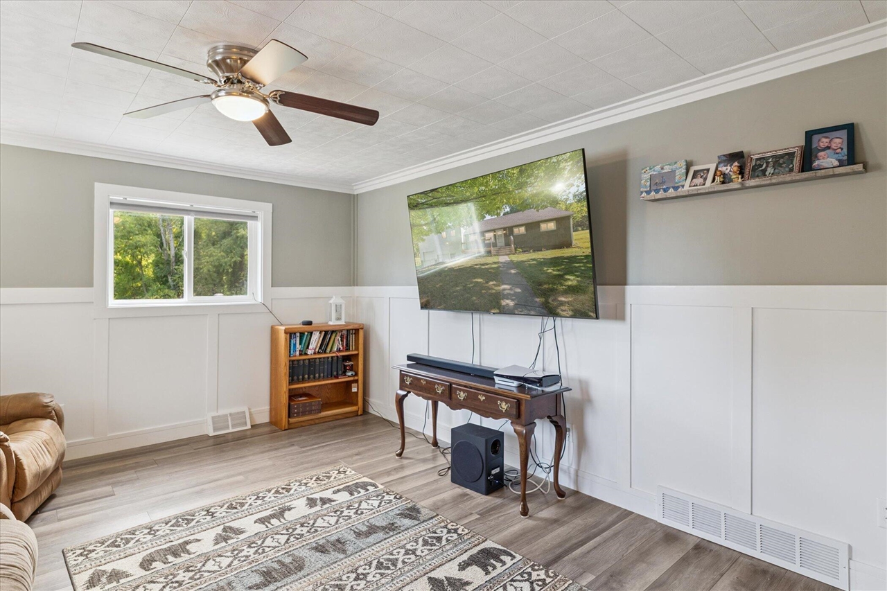 8590 Greenfield Highway Property Photo 11