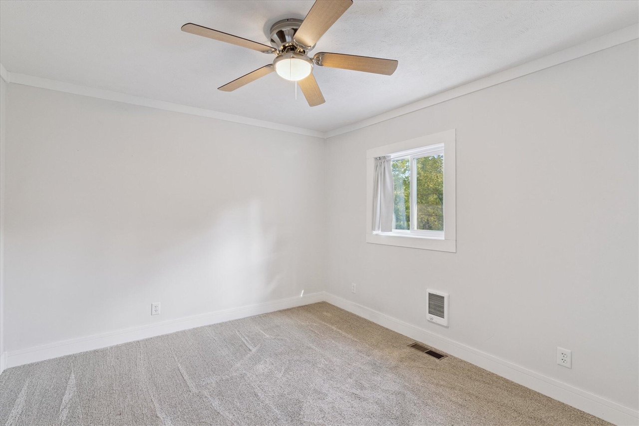 8590 Greenfield Highway Property Photo 31