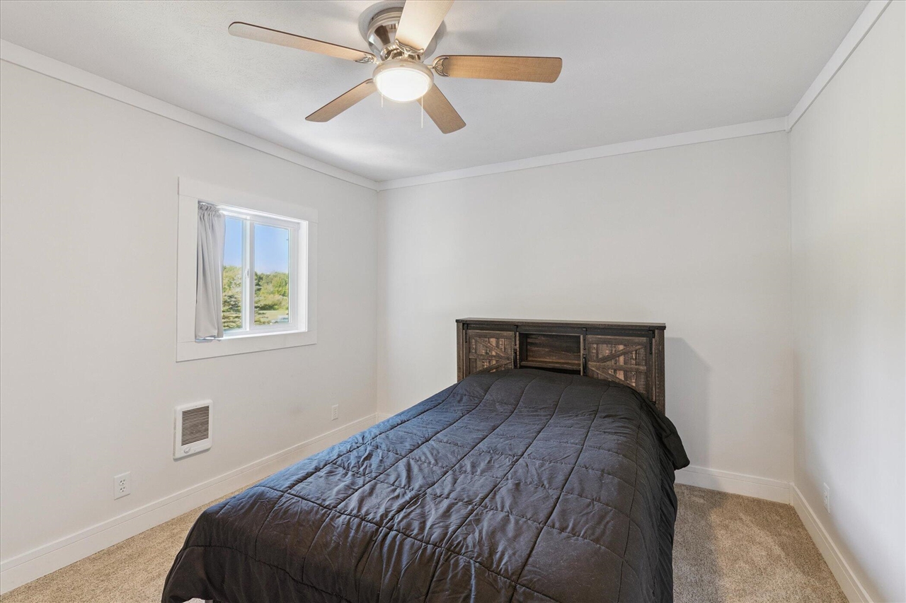 8590 Greenfield Highway Property Photo 33
