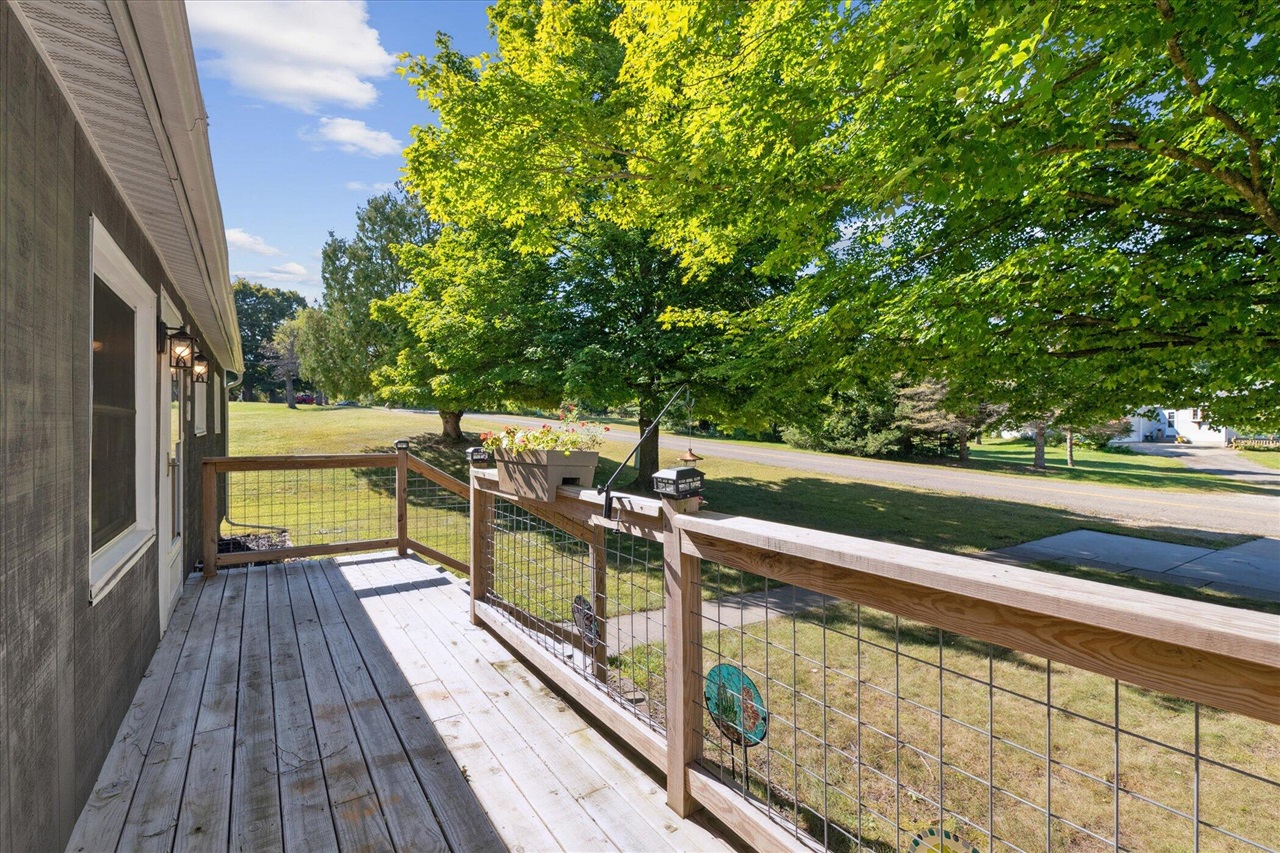 8590 Greenfield Highway Property Photo 45
