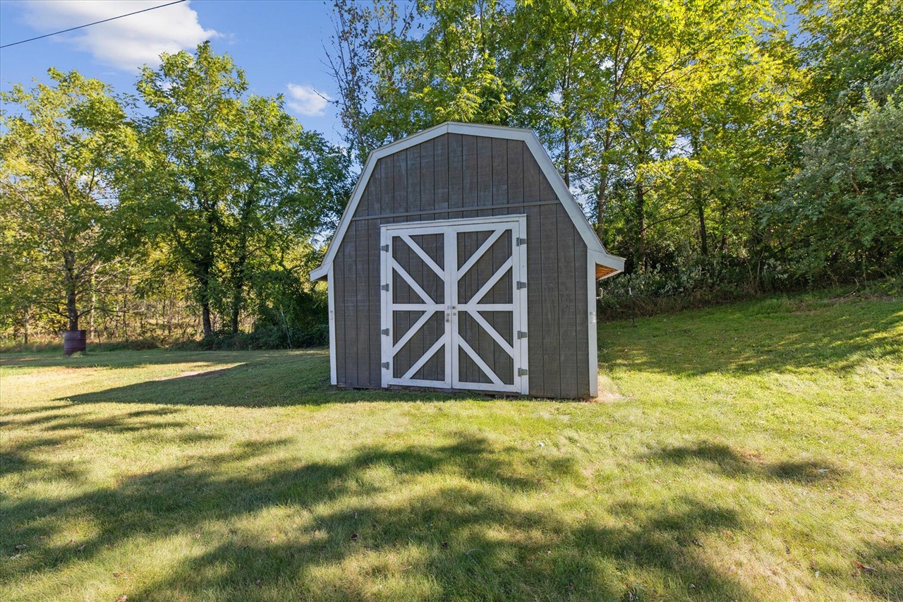 8590 Greenfield Highway Property Photo 53
