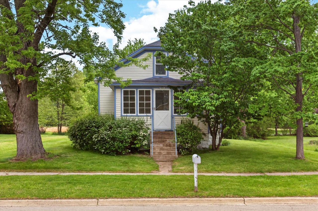 1007 W Detroit Street Property Photo 1