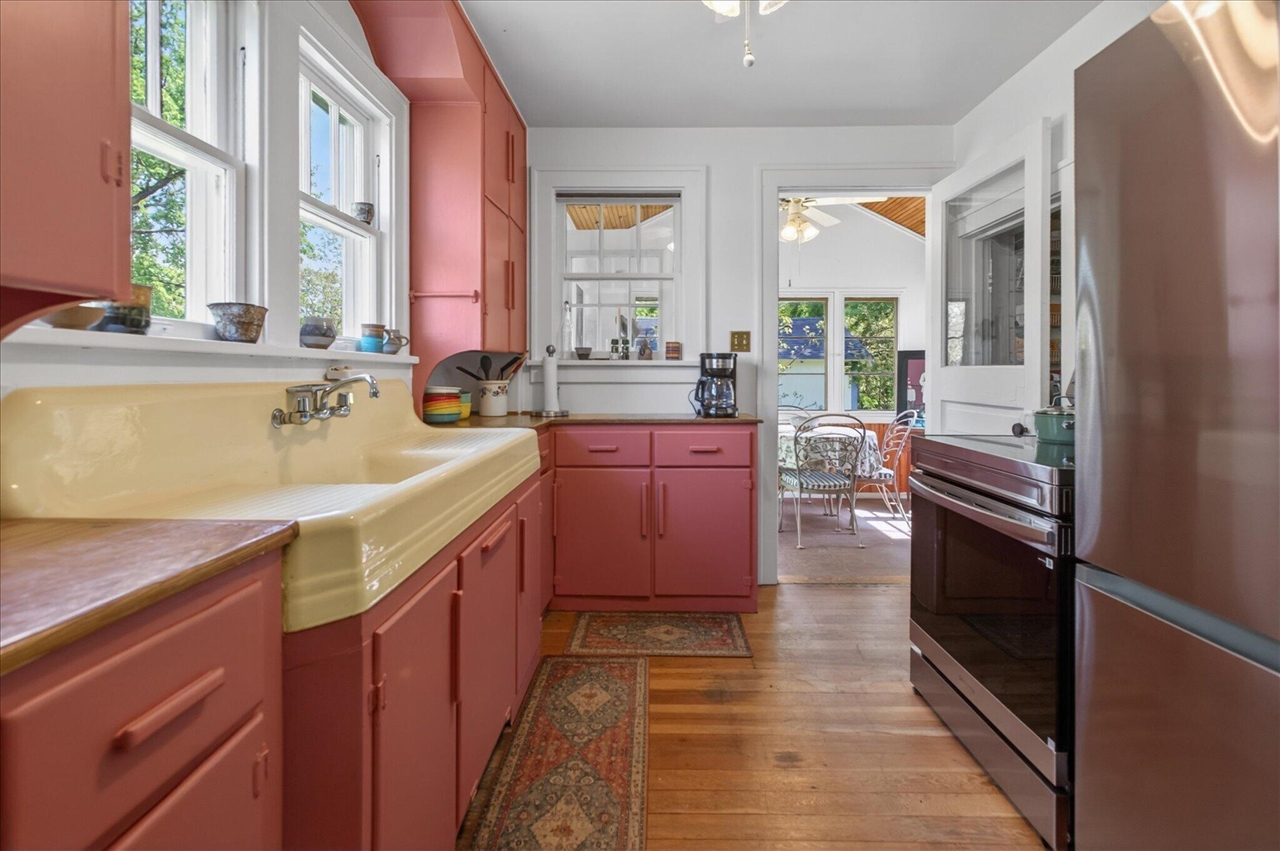 1007 W Detroit Street Property Photo 8