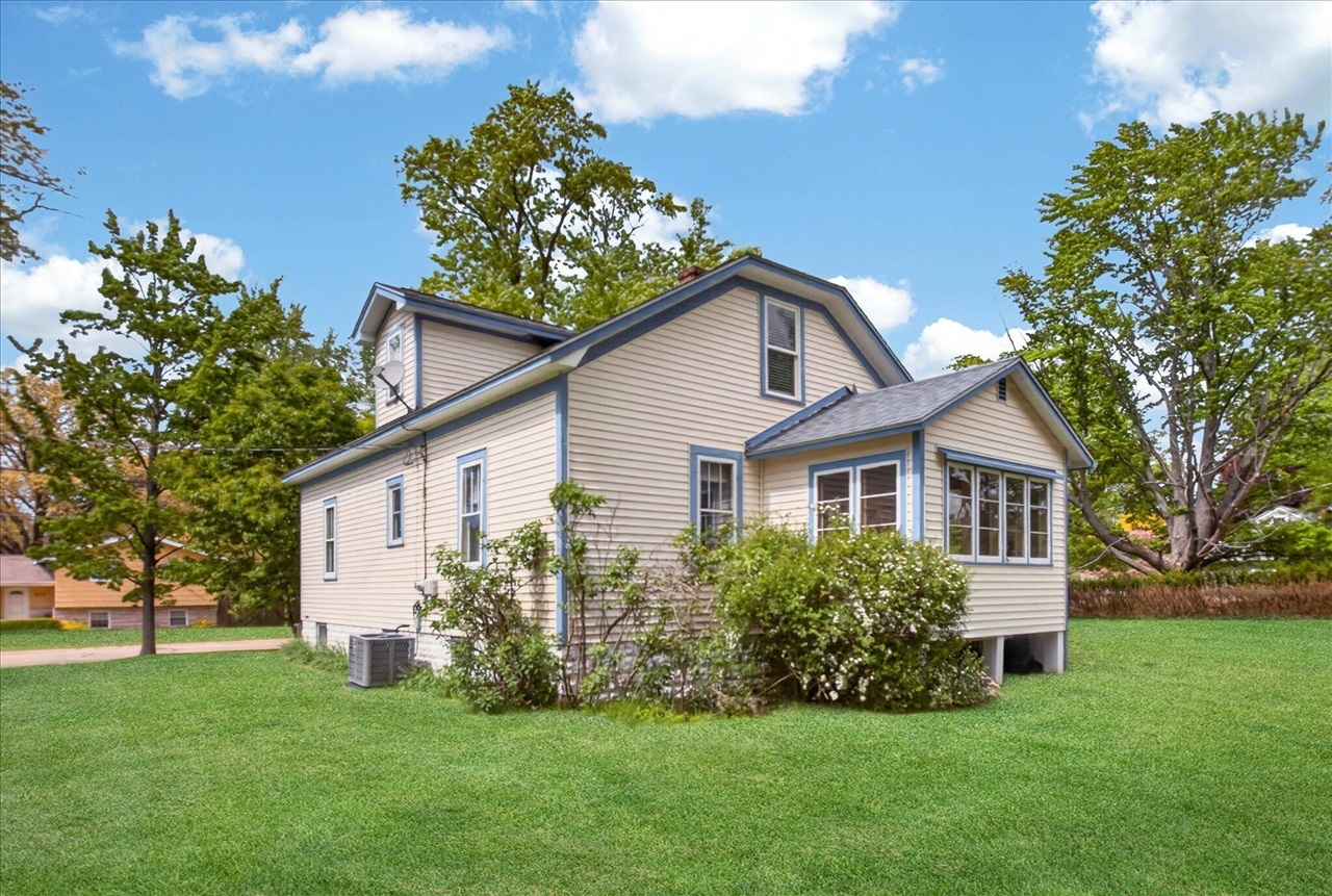 1007 W Detroit Street Property Photo 17