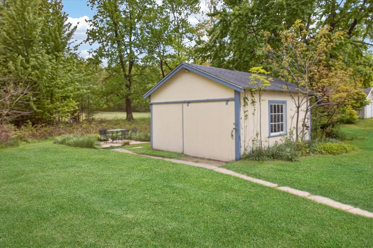 1007 W Detroit Street Property Photo 18