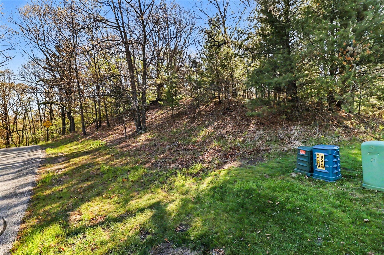 N Silver Ridge Road Property Photo 6