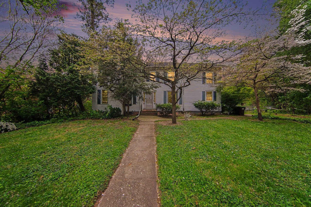 1011 W Maumee Street Property Photo 1