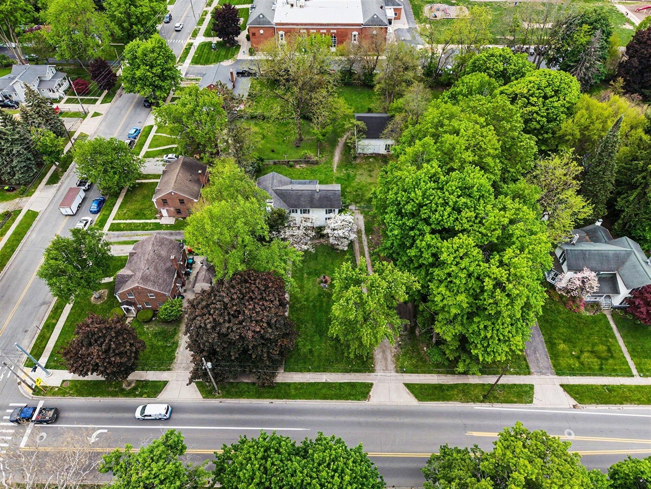 1011 W Maumee Street Property Photo 5