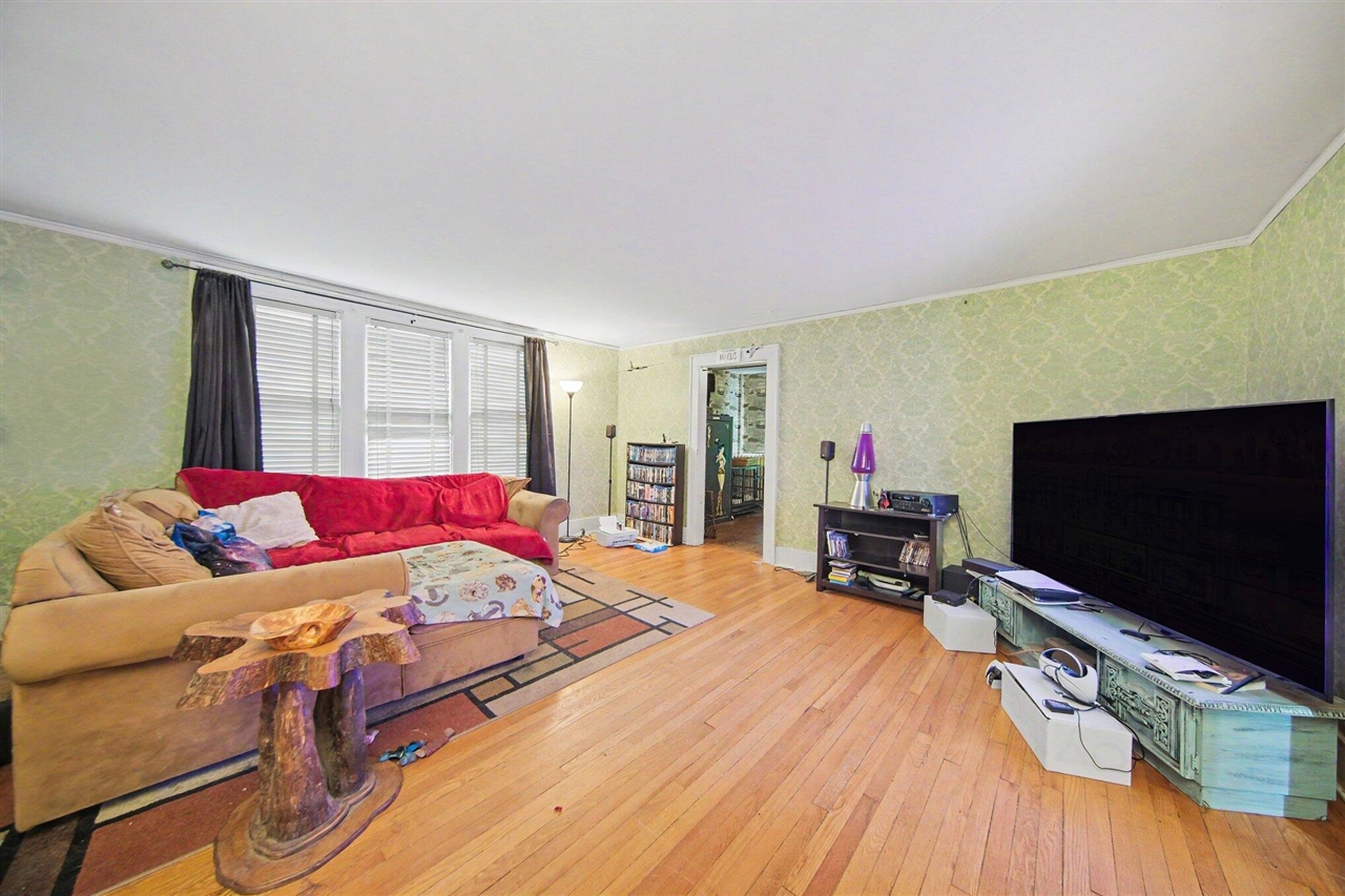 1011 W Maumee Street Property Photo 17