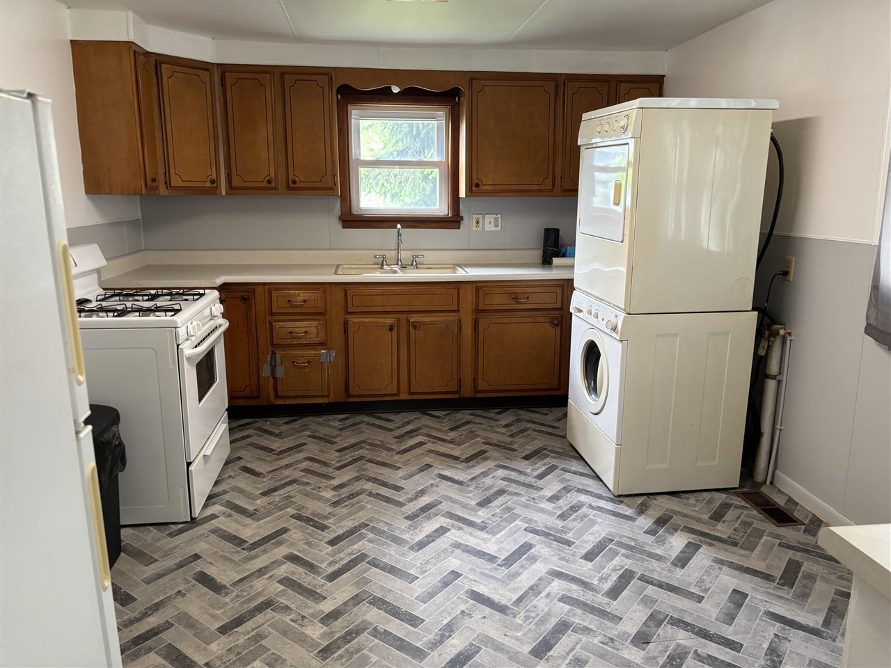 202 N Clay Street Property Photo 6