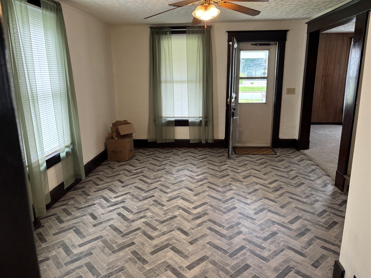 202 N Clay Street Property Photo 8