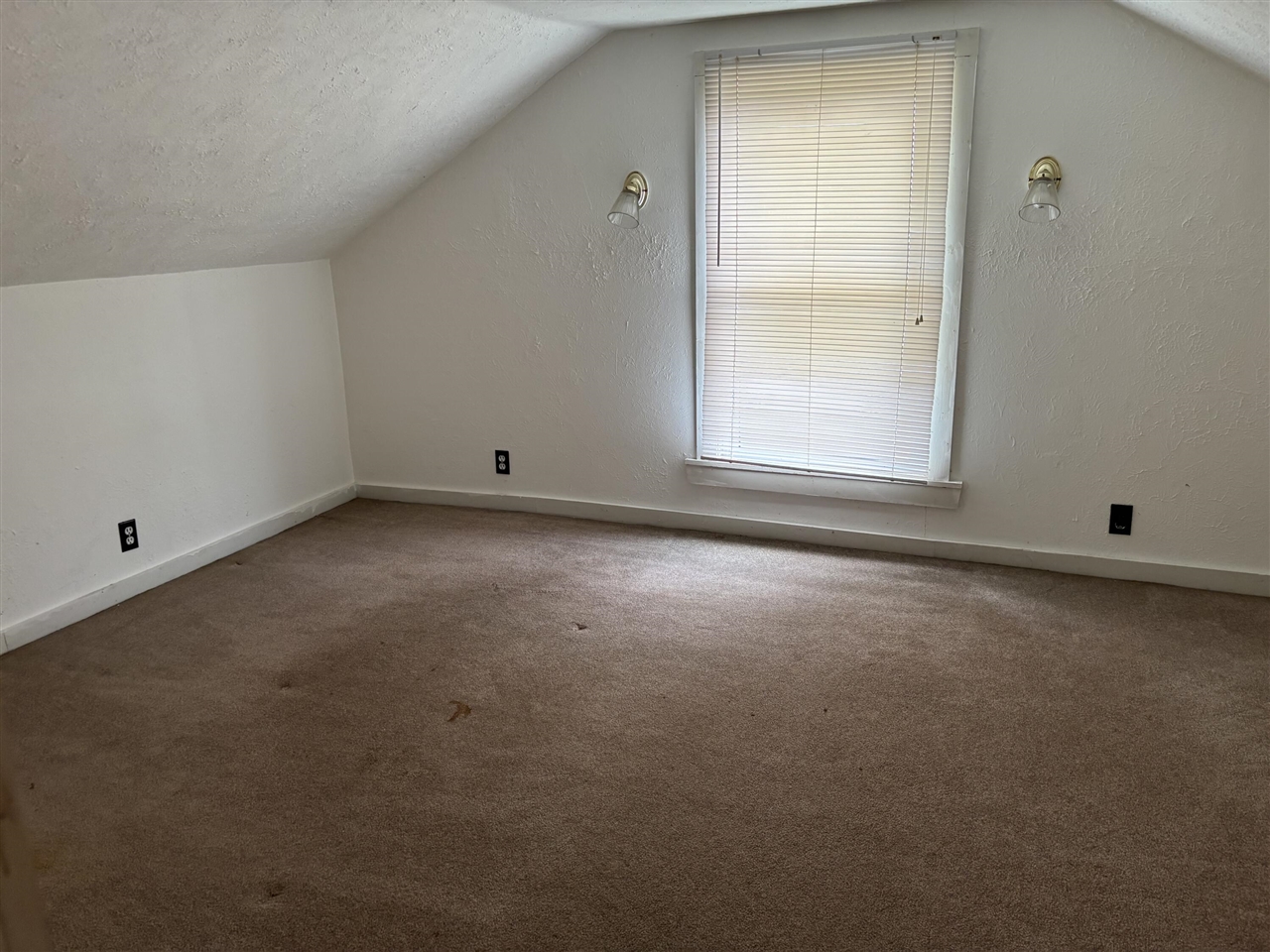 202 N Clay Street Property Photo 13