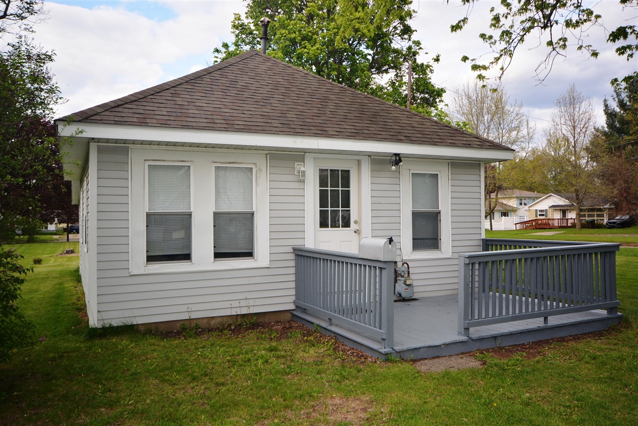 117 E North Street Property Photo 1