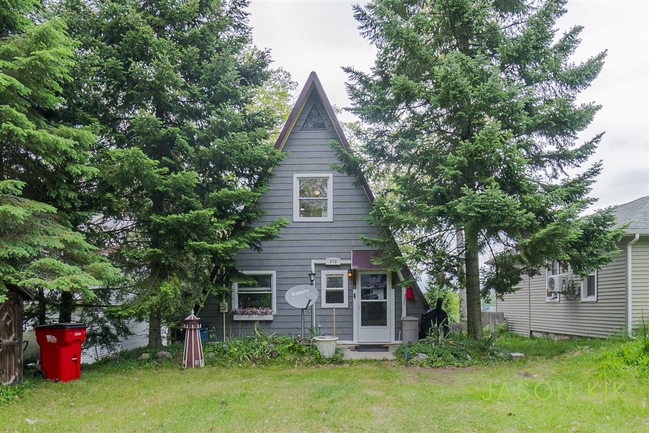 679 W Lincoln Avenue Property Photo 1