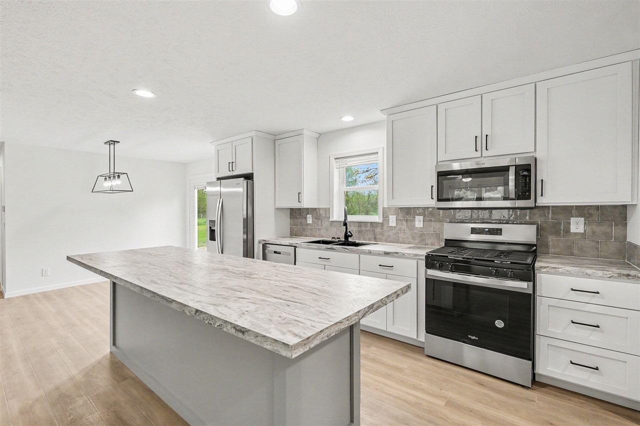 4733 Chestnut Avenue Property Photo 6
