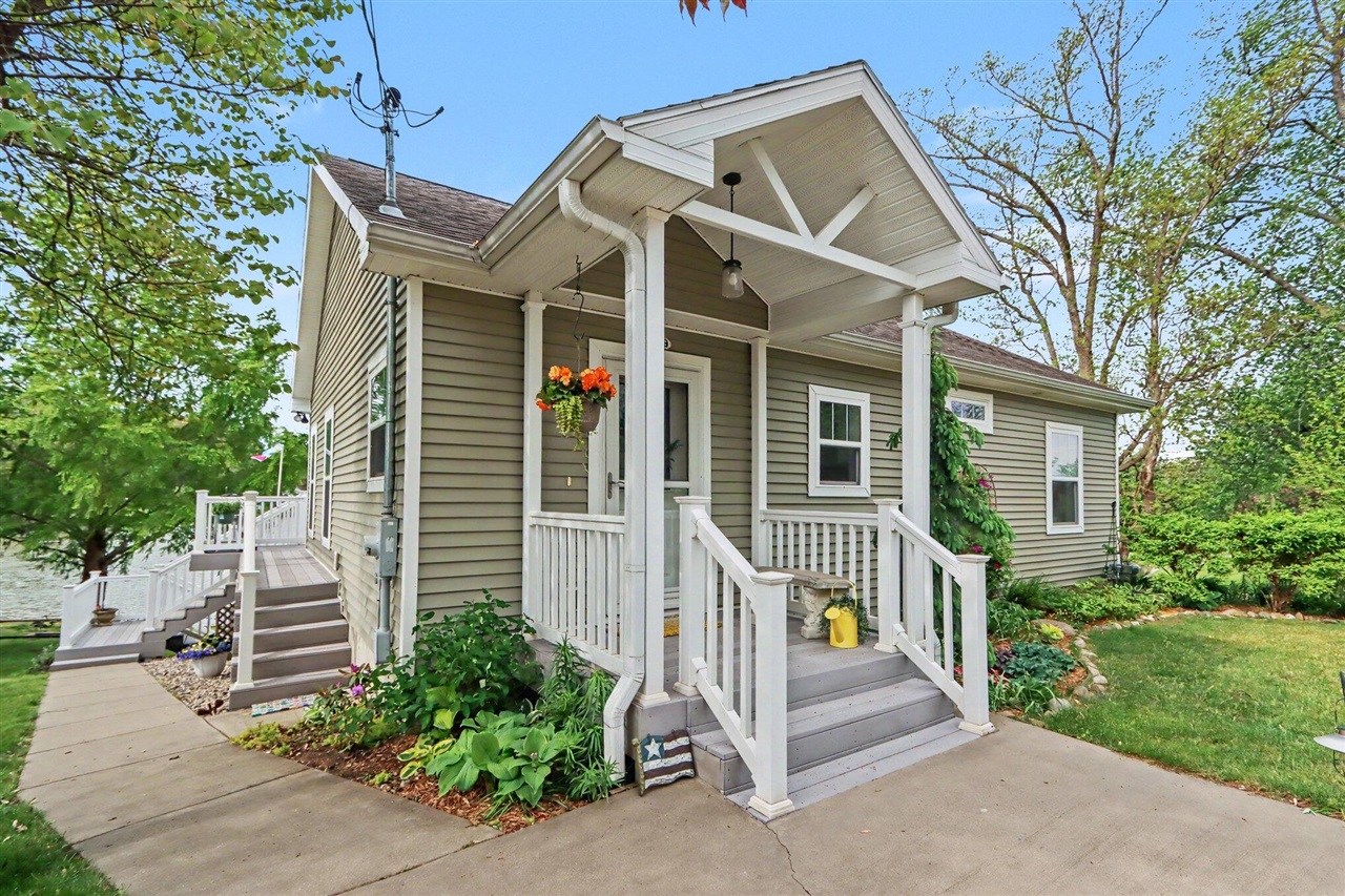 51509 Summit Street Property Photo 1