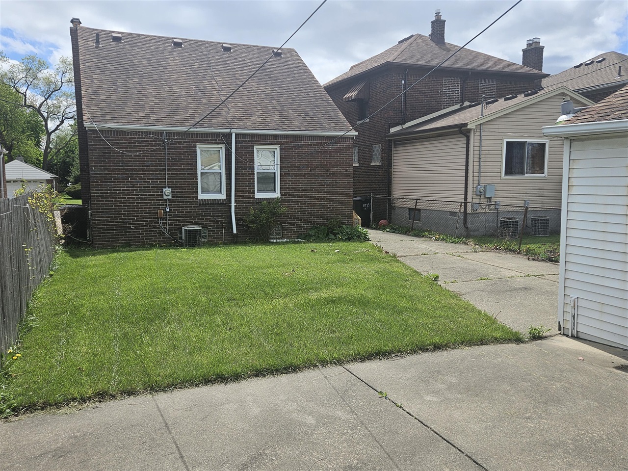 15237 Carlisle Street Property Photo 3