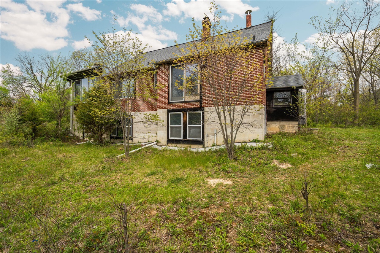 2203 Hickman Road Property Photo 2