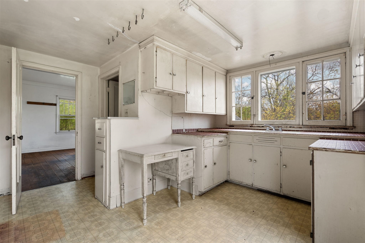2203 Hickman Road Property Photo 18