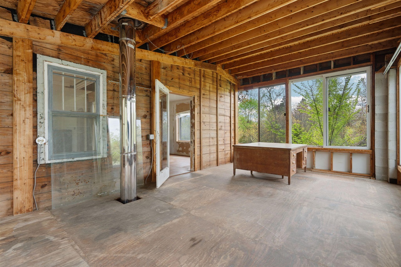 2203 Hickman Road Property Photo 25