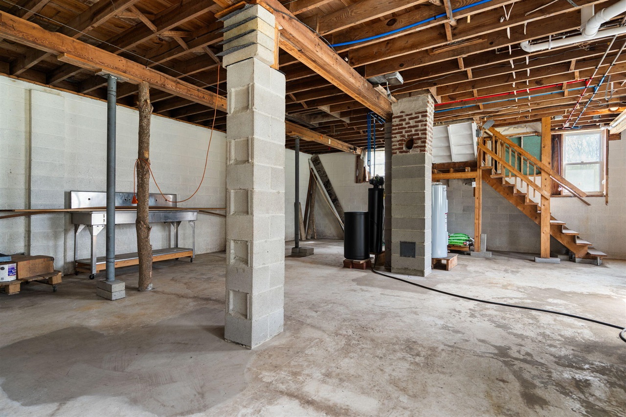 2203 Hickman Road Property Photo 33