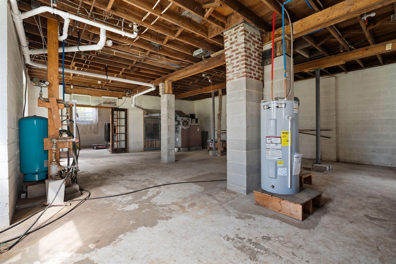 2203 Hickman Road Property Photo 35