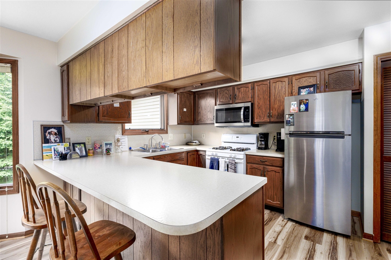 11279 Whispering Creek Drive Property Photo 6