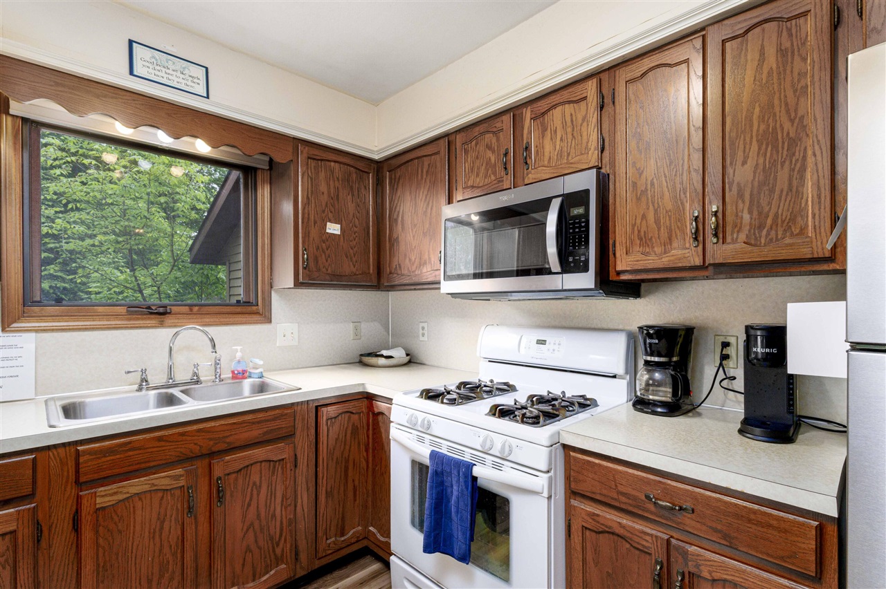 11279 Whispering Creek Drive Property Photo 8