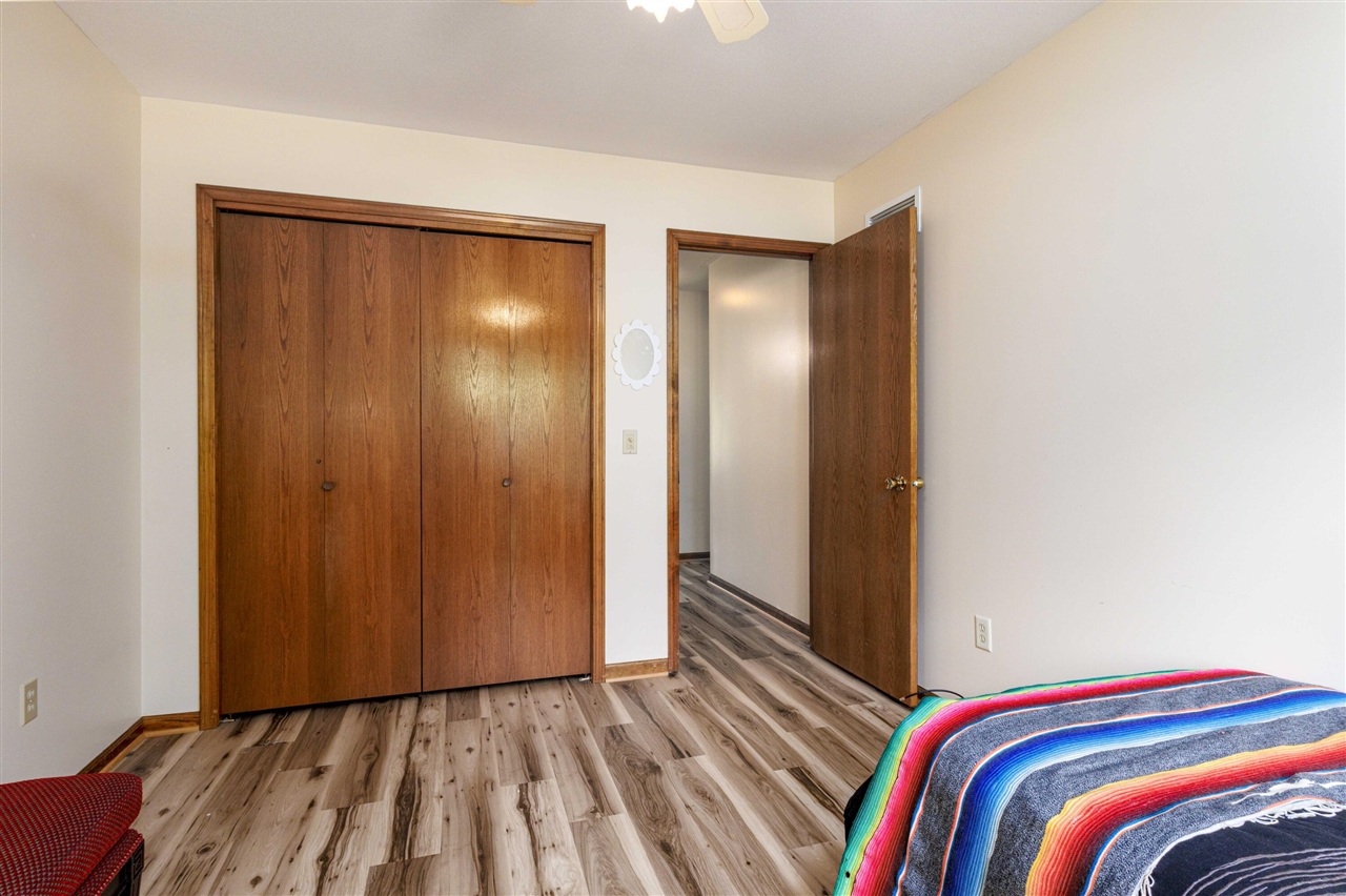 11279 Whispering Creek Drive Property Photo 17