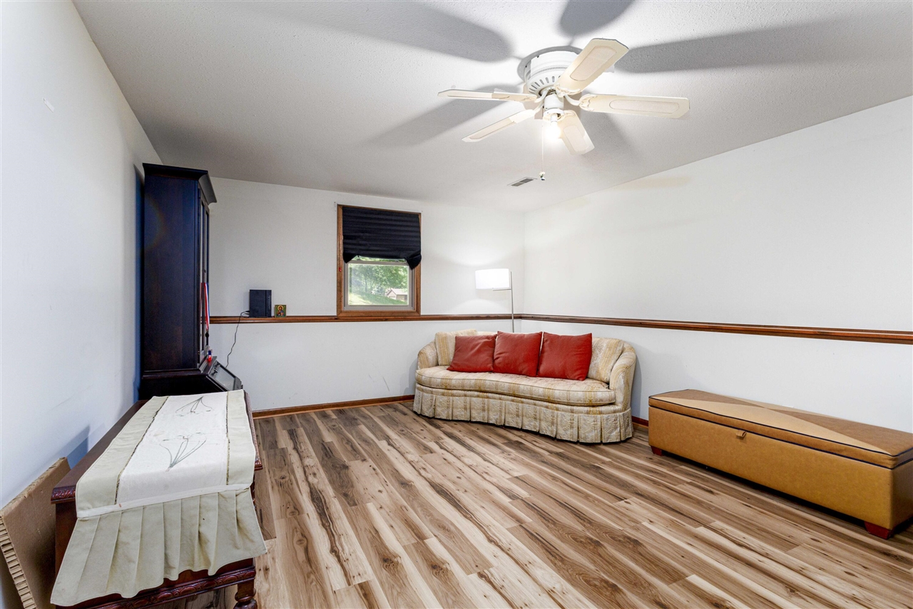 11279 Whispering Creek Drive Property Photo 19