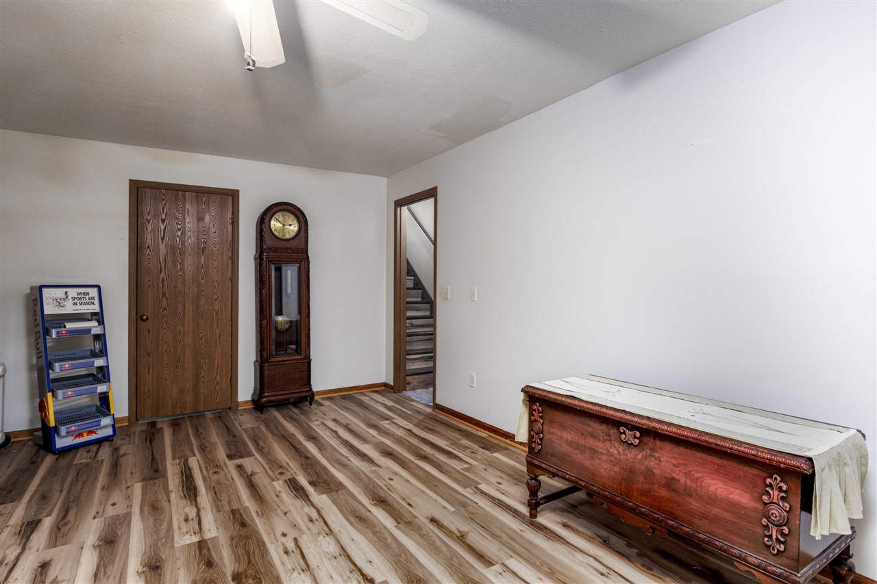 11279 Whispering Creek Drive Property Photo 21