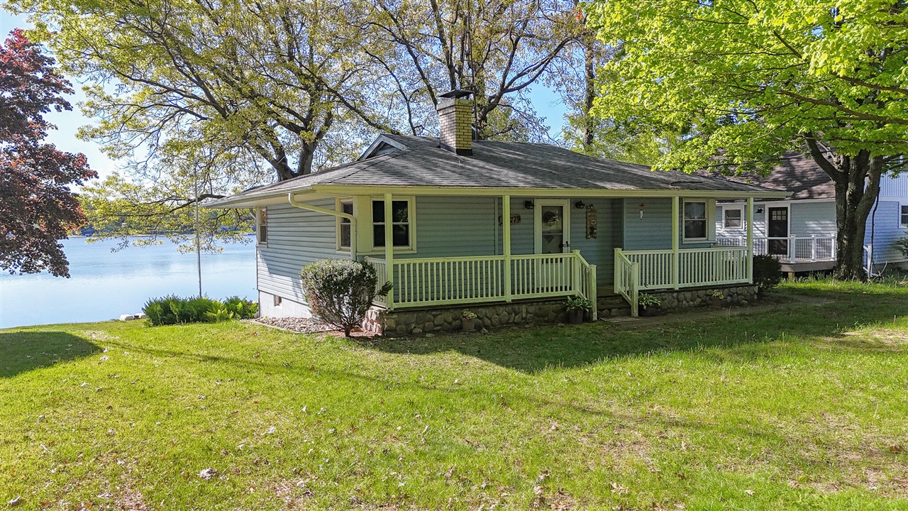 60779 W Oak Drive Property Photo 1