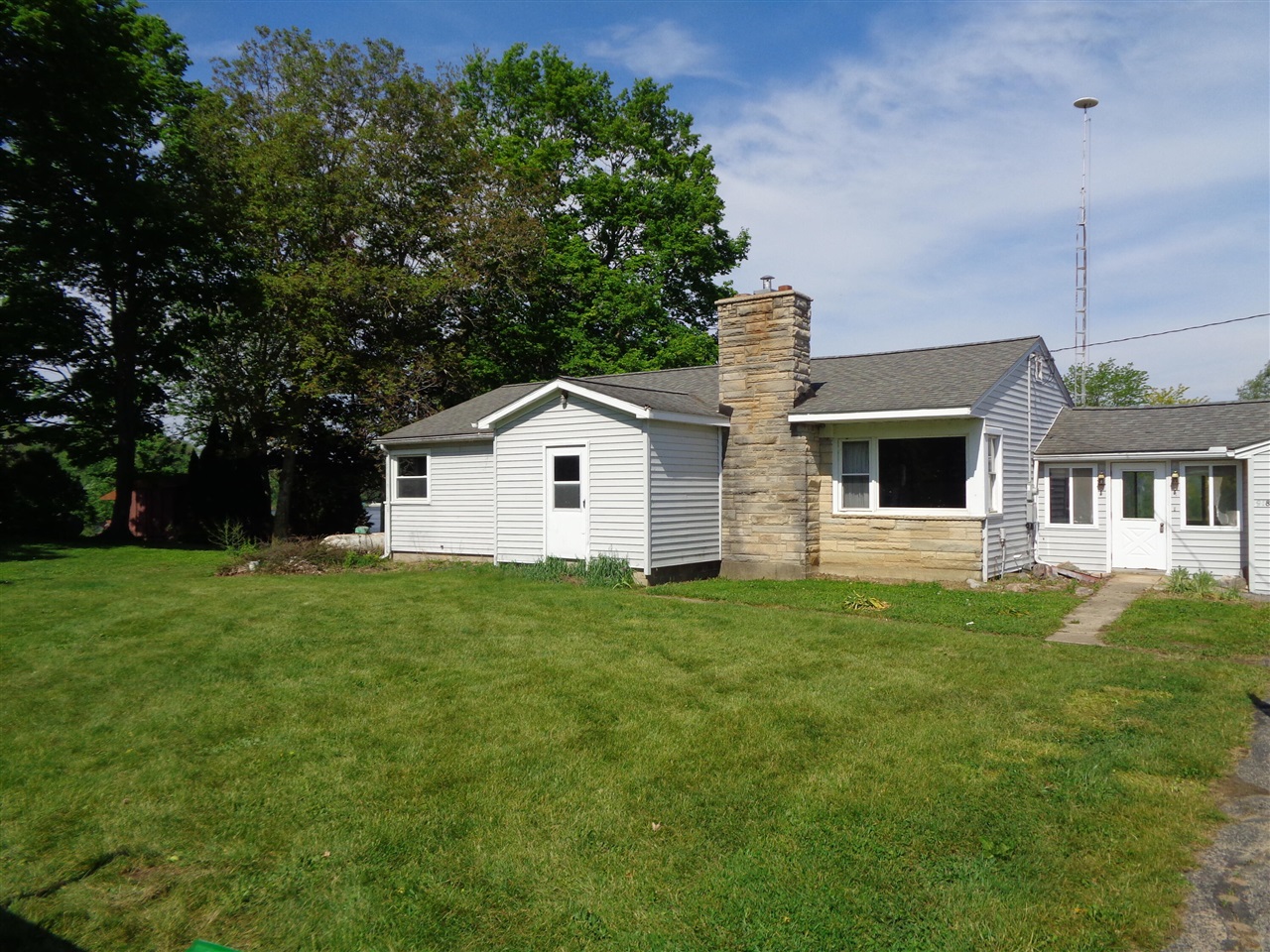 9180 Arkansaw Road Property Photo 1