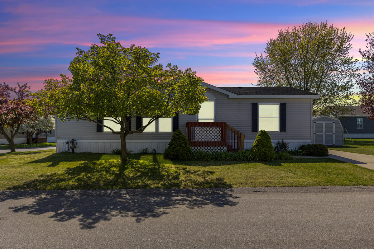 13735 Shamrock Lane Property Photo 1