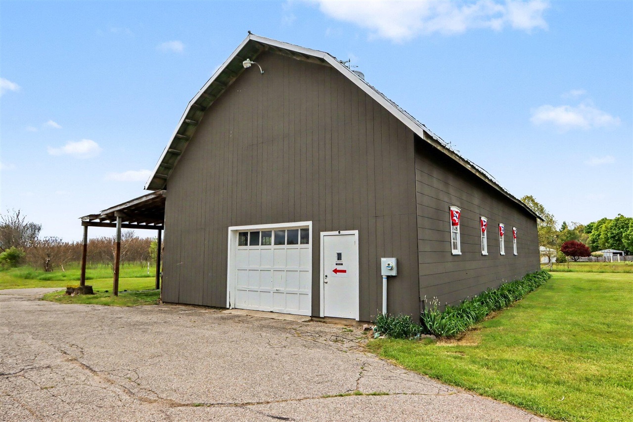 29561 E Red Arrow Highway Property Photo 5