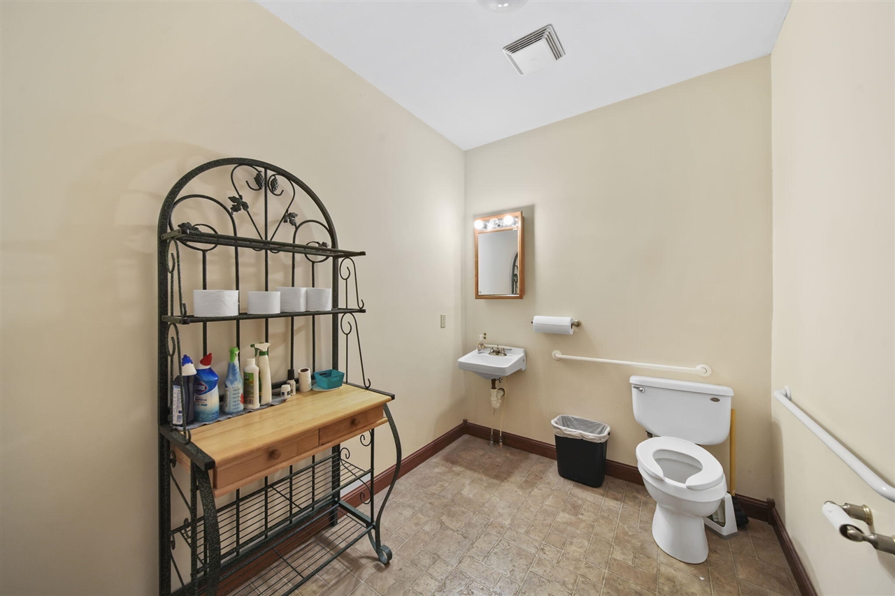 104 S Main Street Property Photo 18