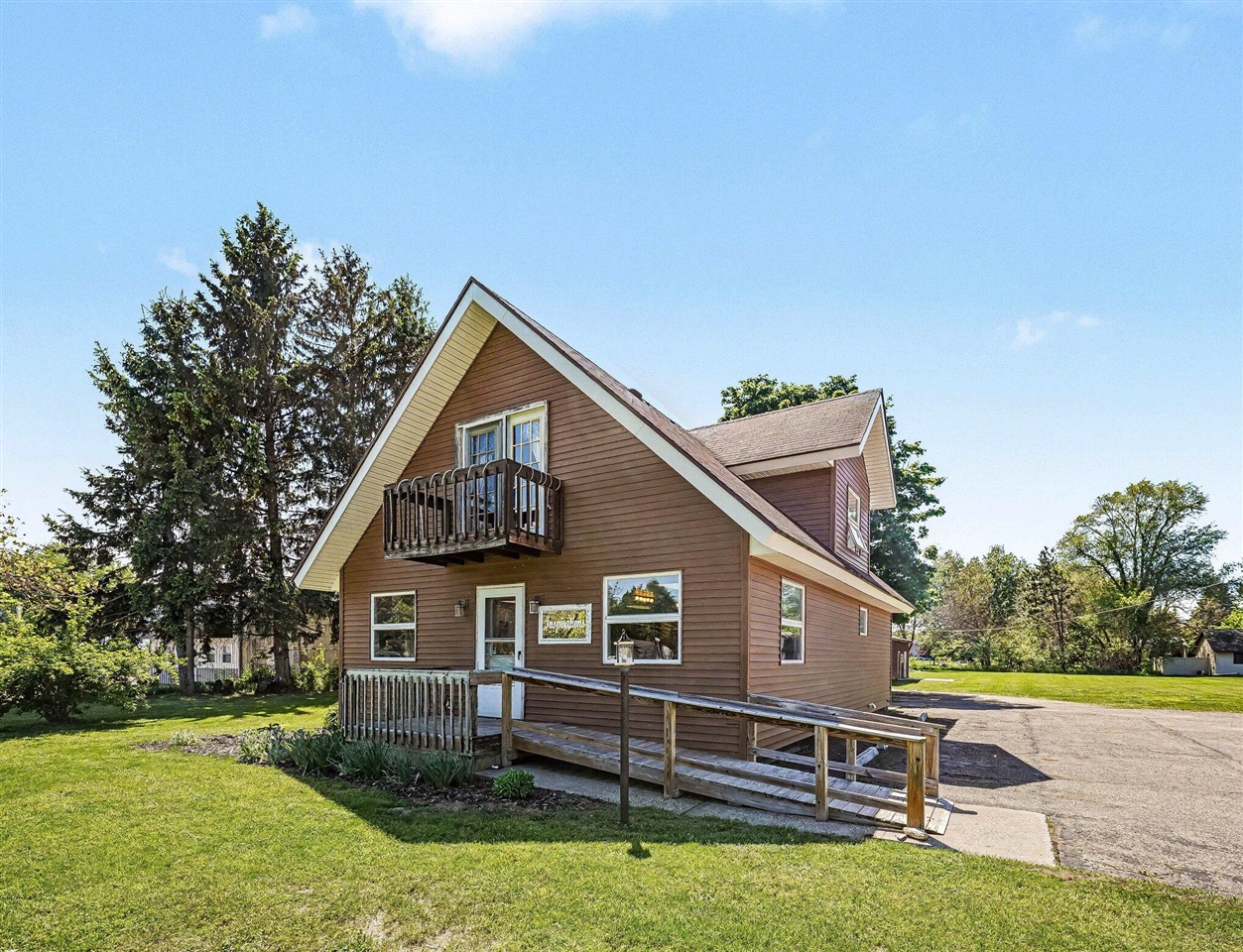 13434 M 40 Property Photo 1
